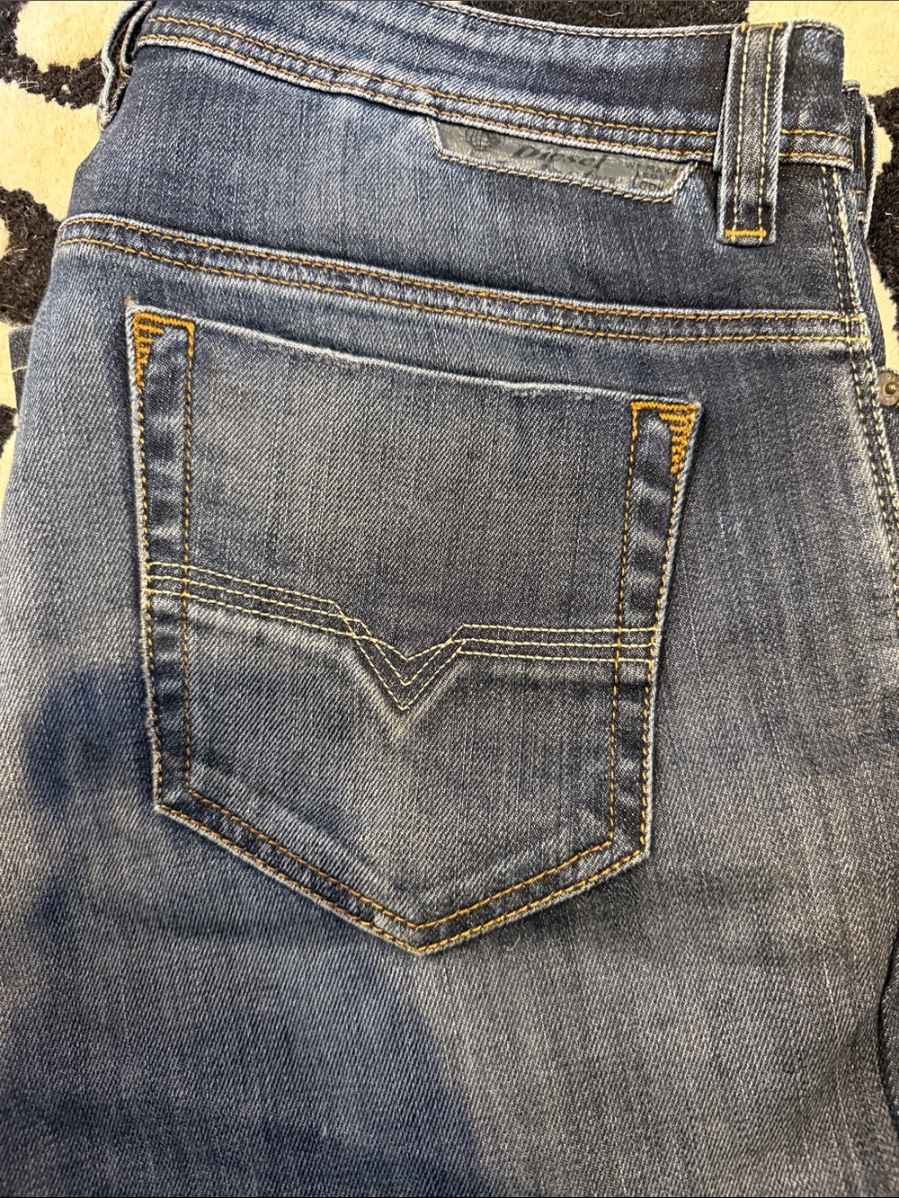Mens Diesel Straight Leg Jeans in Medium Wash Blue- 33x30 (Safado) - Picture 3 of 11